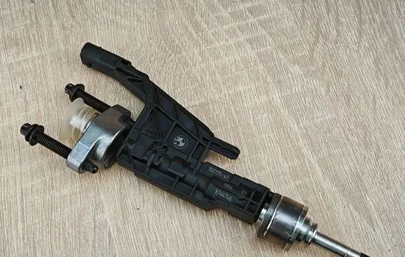 BMW X5 G05 Fuel injector 8744746