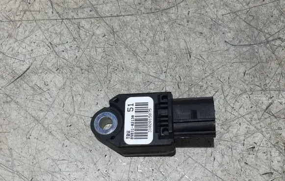 Toyota Auris E180 Airbag deployment crash/impact sensor 8983102130
