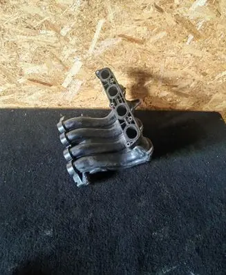 Nissan Note (E11) Intake manifold
