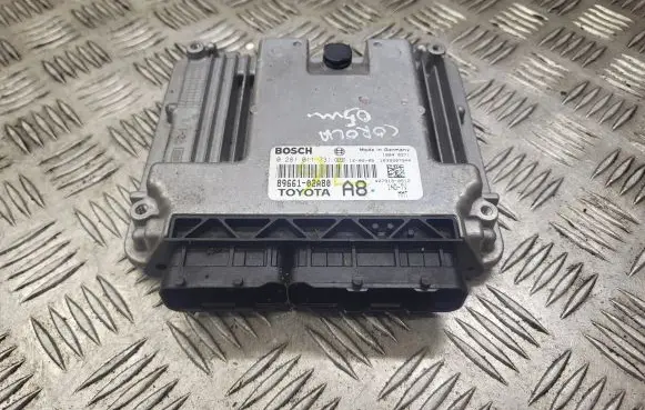 Toyota Corolla E120 E130 Engine control unit/module 8966102A80