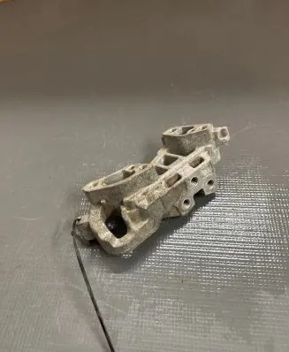 Ford Focus Engine mounting bracket