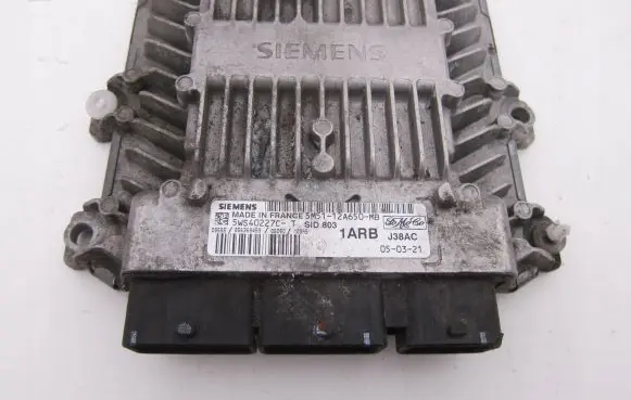 Ford Focus Engine control unit/module 5M5112A650MB