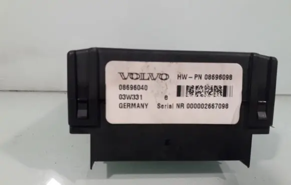 Volvo S80 Relay mounting block 08696040
