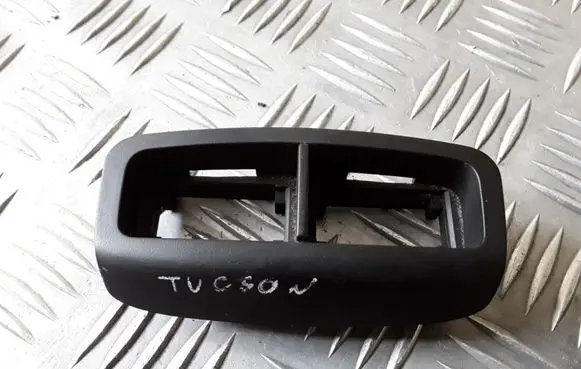 Hyundai Tucson JM Centre console side trim front 
