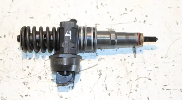 Volkswagen Caddy Fuel injector 038130073BN