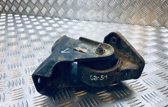 Hyundai Santa Fe Engine mount bracket