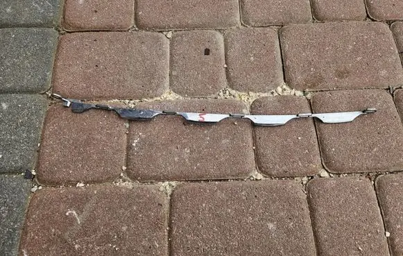 Opel Insignia B Front bumper upper radiator grill 39225692