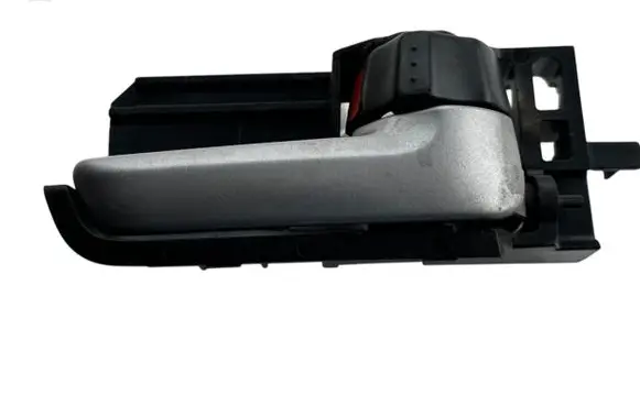 Suzuki SX4 Front door interior handle 