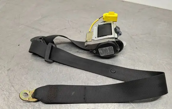 Volkswagen Golf V Front seatbelt 1K4857706 040554