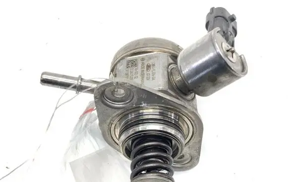 Ford Focus Fuel injection high pressure pump CM5G9D376GA