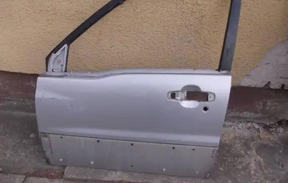Suzuki Grand Vitara I Front door