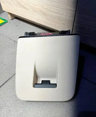 Alfa Romeo Stelvio Glove box braknumeruczci