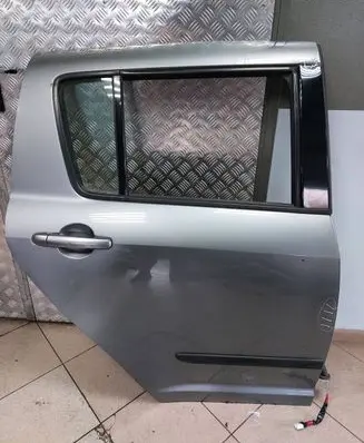 Suzuki Swift I Rear door