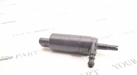 BMW 5 E60 E61 Windscreen/windshield washer pump 8377430