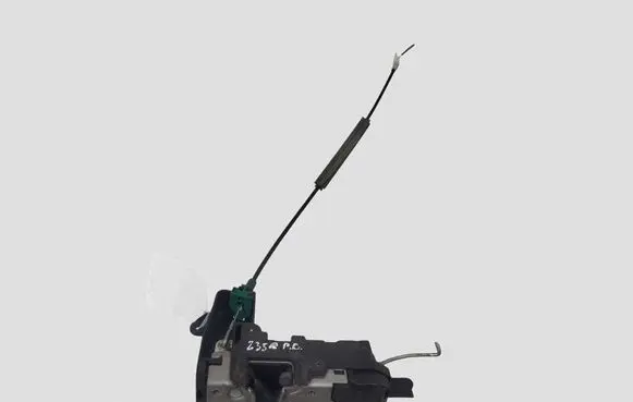 Opel Zafira B Front door lock 13210749