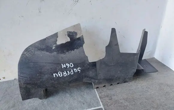 Skoda Superb B5 (3U) Intercooler air guide/duct channel 3U0121284A