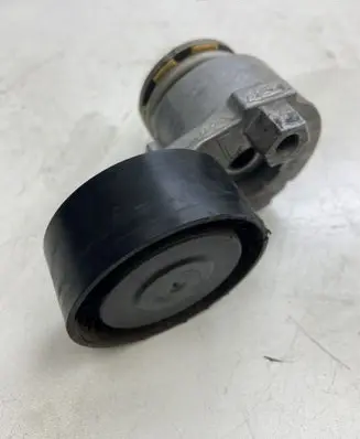 Dacia Sandero Generator/alternator belt tensioner 117501083R
