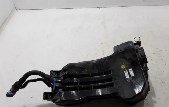 Volkswagen Touareg III AdBlue liquid reservoir 4M0131878CF