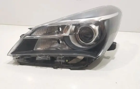 Toyota Yaris Headlight/headlamp 7687866