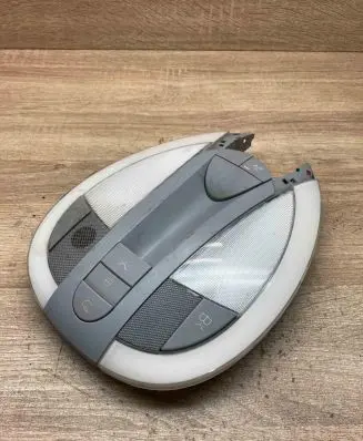 Mercedes-Benz E W211 Front seat light A2118204201 A2118250032