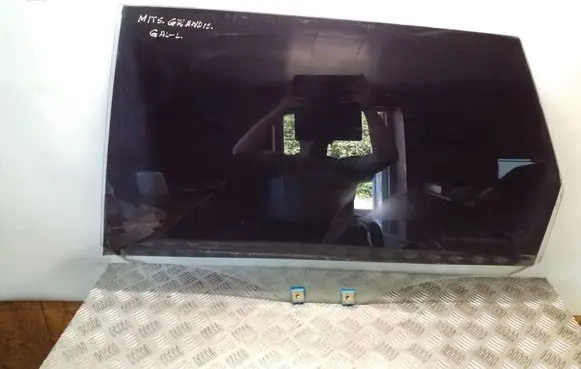 Mitsubishi Grandis Rear door window glass