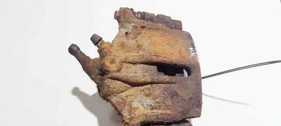 Ford Mondeo Mk III Front brake caliper