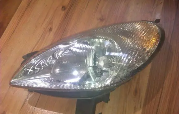Citroen Xsara Picasso Headlight/headlamp 9631500180