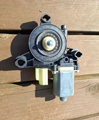Ford Kuga III Front door window regulator motor 0130822089