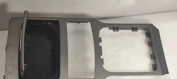Cup holder front