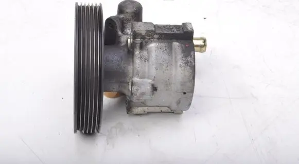 Volvo S40, V40 Power steering pump 26083376-RV