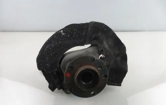 BMW 5 E60 E61 Front wheel hub spindle knuckle 6760954