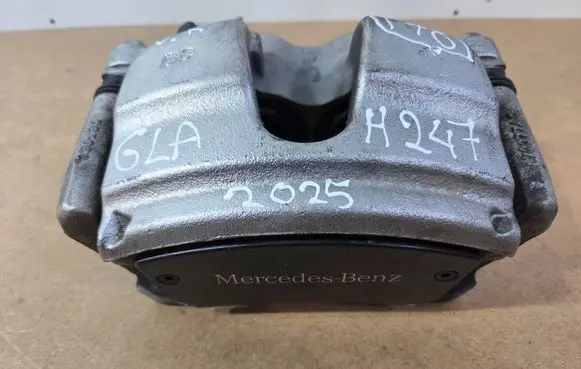 Mercedes-Benz GLA H247 Front brake caliper L72370