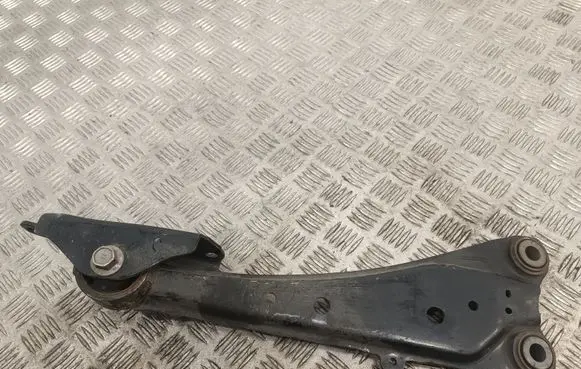 Toyota RAV 4 (XA40) Other rear suspension part 