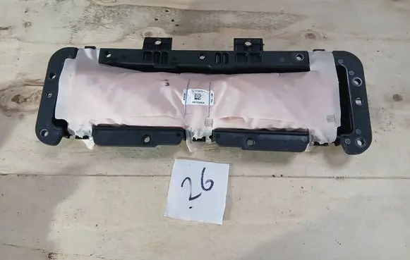 Mercedes-Benz GLS X166 Knee airbag 1668600102