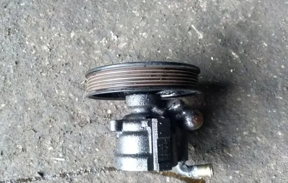 Opel Astra F Power steering pump