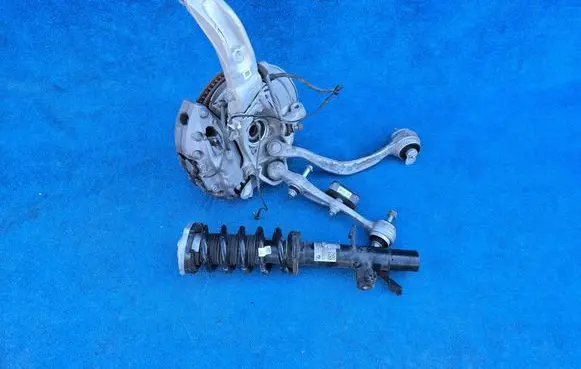 BMW X5 G05 Front wheel hub spindle knuckle 31216876655 6876655