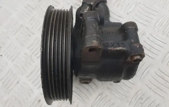 Ford Focus Power steering pump 4BB0903