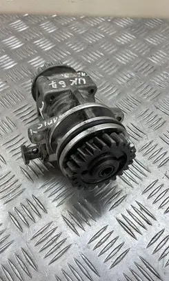 Volkswagen Transporter - Caravelle T5 Power steering pump