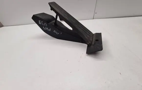 BMW 5 E60 E61 Accelerator throttle pedal 6766930 25916010 6766920