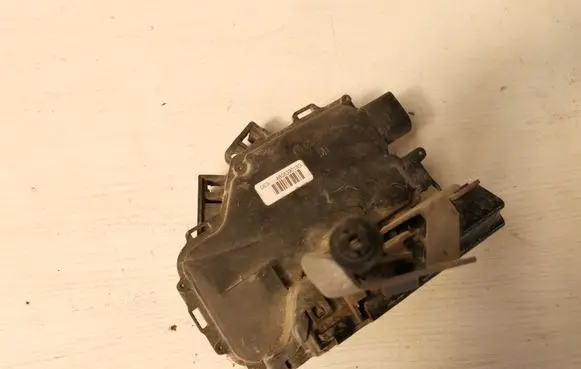Audi A6 S6 C5 4B Rear door lock 4B0839016G
