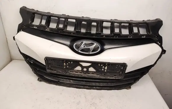 Hyundai i30 Front bumper upper radiator grill 86351A6000 86352A6000