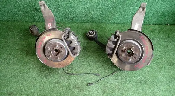 Land Rover Range Rover Sport L494 Front wheel hub spindle knuckle
