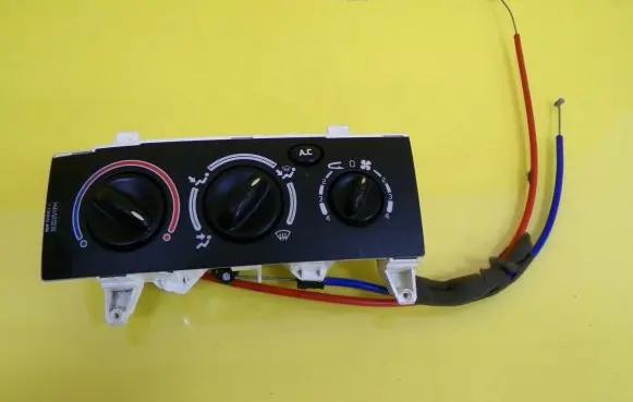 Renault Megane I Climate control unit 663391J
