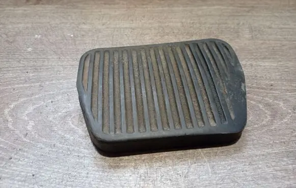 Volvo XC90 Brake pedal 3516078