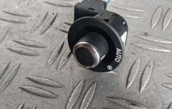 Land Rover Range Rover Velar Steering wheel adjustment switch FW936465AB 909780UL000GA 10126497