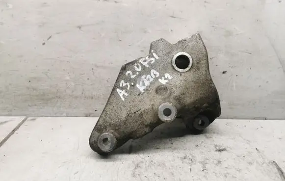 Gearbox mounting bracket