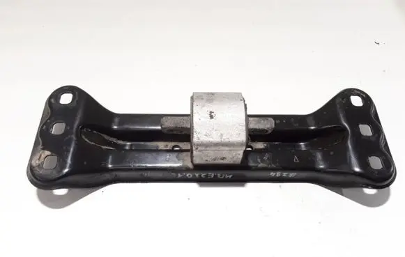 Mercedes-Benz E W212 Gearbox mounting bracket A2122402002