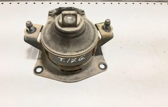 Honda Accord Engine mount bracket