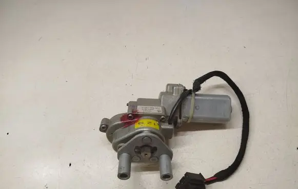 Volkswagen Multivan T5 Sliding door latching motor 7H0843765C
