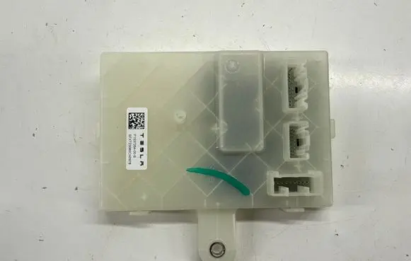 Tesla Model 3 Battery charger (optional) 153726400B